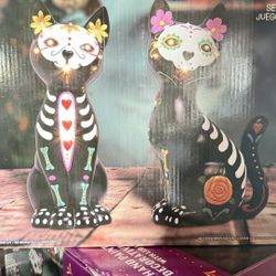 🎨 Hand-Painted Día de los Muertos Cats 🐱💀 (Set of 2, with LED Lights!)