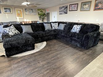 New 4 Piece Midnight Madness Sectional 🚚 We Can Deliver 🚚