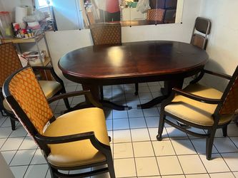 Estate Sale - Table w/ Chairs