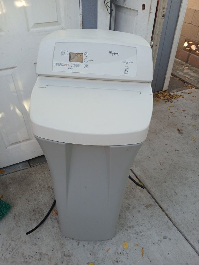 Water Softener By Whirlpool 32000g
