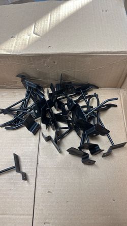 Small display hooks for slat board