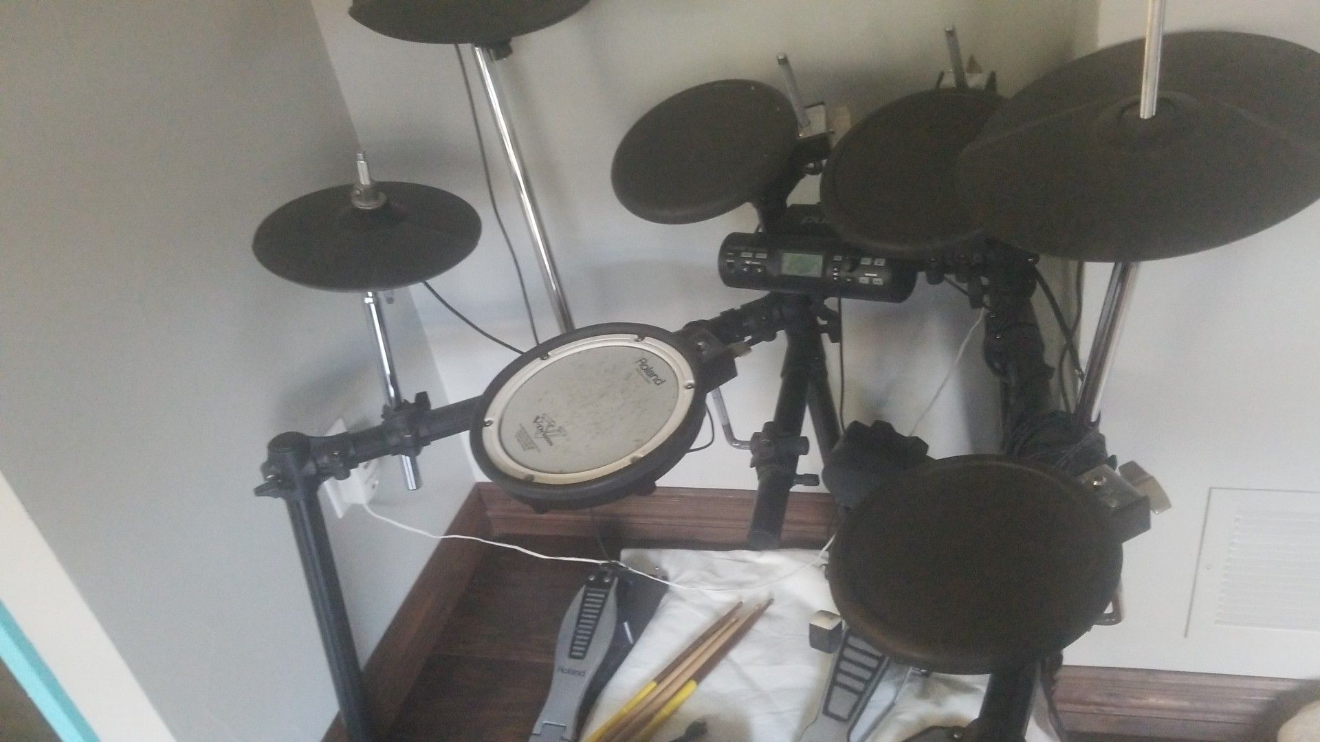 Electronic Drum set Roland TD-4. Year old !!