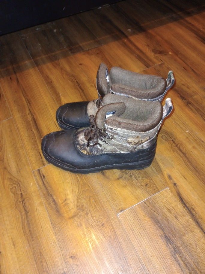 Size 11 Snow Boots