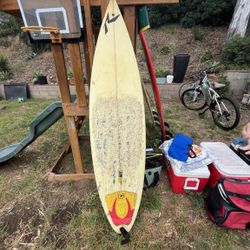 Rusty Surfboard – 6’1” Thruster Shortboard with Fins + Board Bag