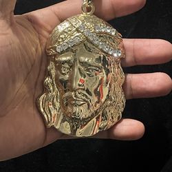 Jesus Necklace Pendant Set