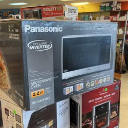 Panasonic 2.2 ft.³ 1250 W microwave.
