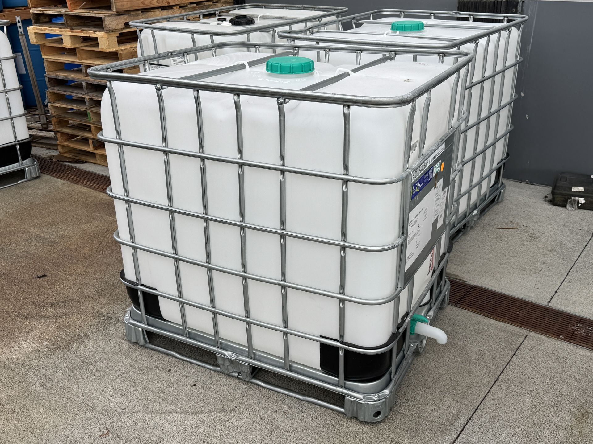 IBC Tank 48x40x46 275gal