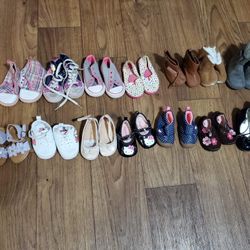 Zapatitos Para Niña En  Buen Estado $20 Por Todo