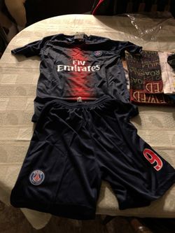 Cavani PSG soccer jersey and shorts