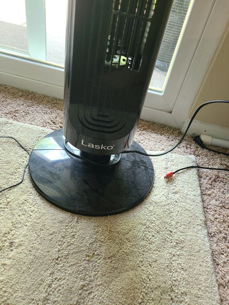 Lasko OSCILLATING Fan With Remote