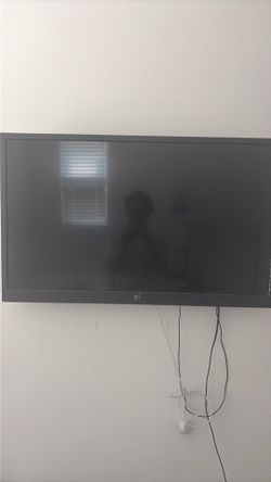 Westchester TV with remote