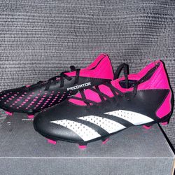 Kids Soccer Cleats Size 4 1/2