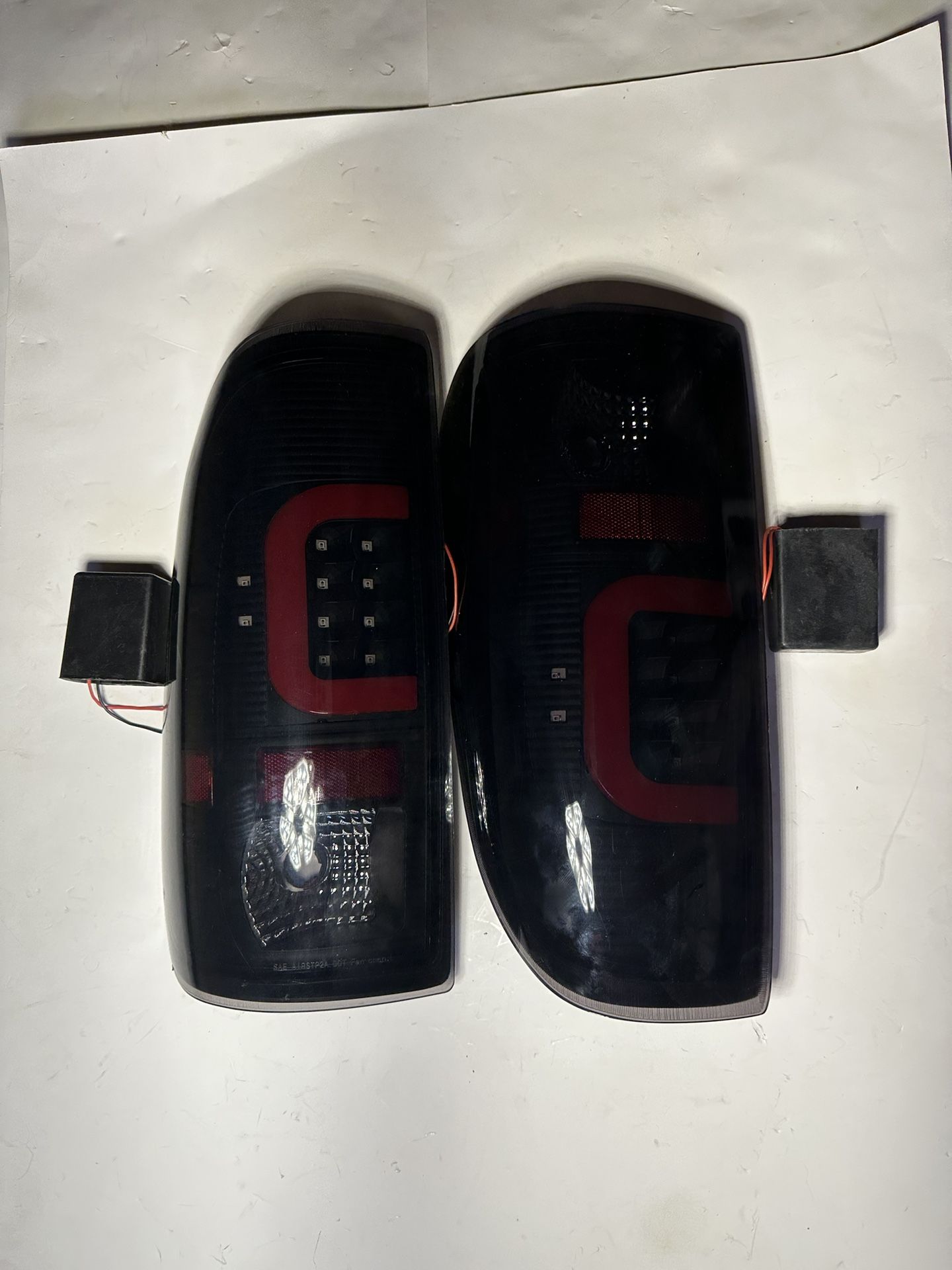 Ford F250/F350/F450/F550 LED Taillight Year 2008-2016