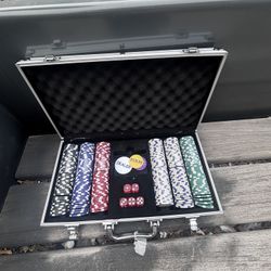 dice set with chips
