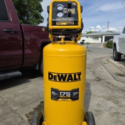 DEWALT 26 Gal. 175 PSI Ultra Quiet Portable Electric Air Compressor