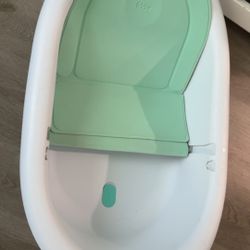 Frida Baby Tub