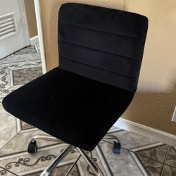 Chair with Wheels