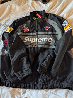 Supreme Set Clothing