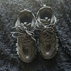 led balenciaga tracks size 42