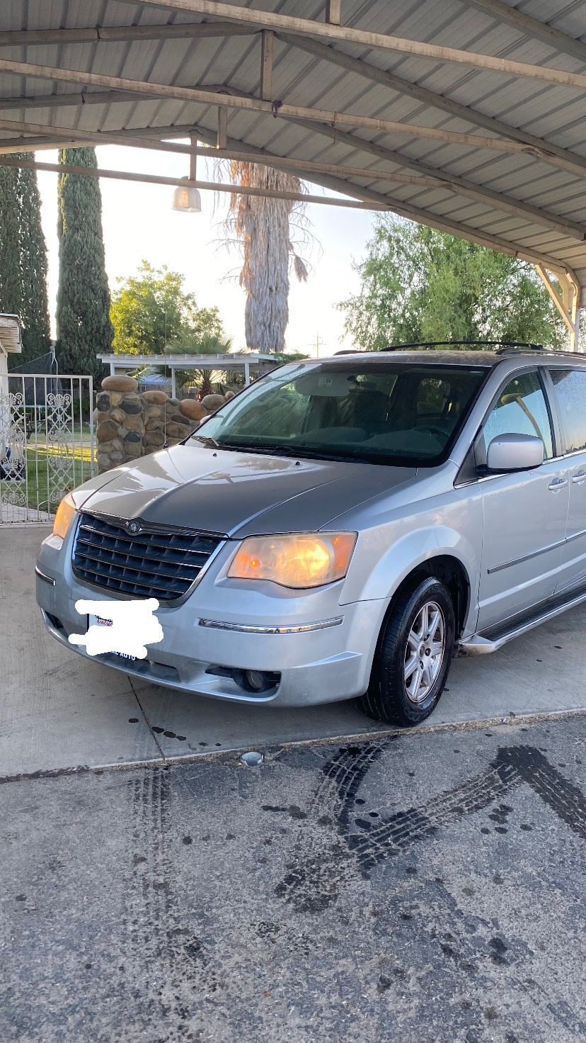 2010 Chrysler Town & Country