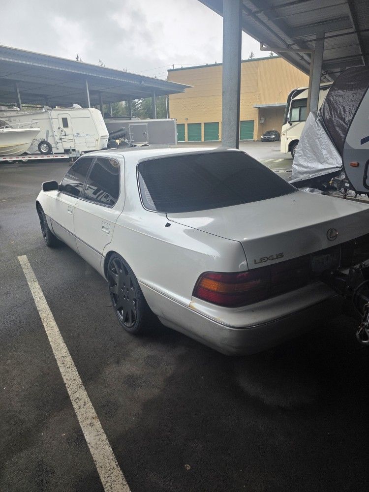 1994 Lexus LS 400