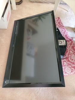 NEW 42 INCH VIZIO WITH REMOTE TV