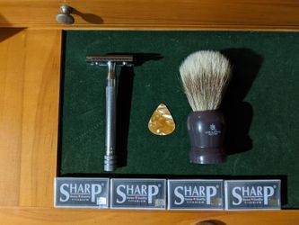 Merkur Safety Razor Shaving kit