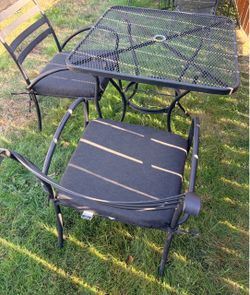 Summer Classics Wrought Iron Bistro Set with Allen + Roth Cushions. Read description 1st