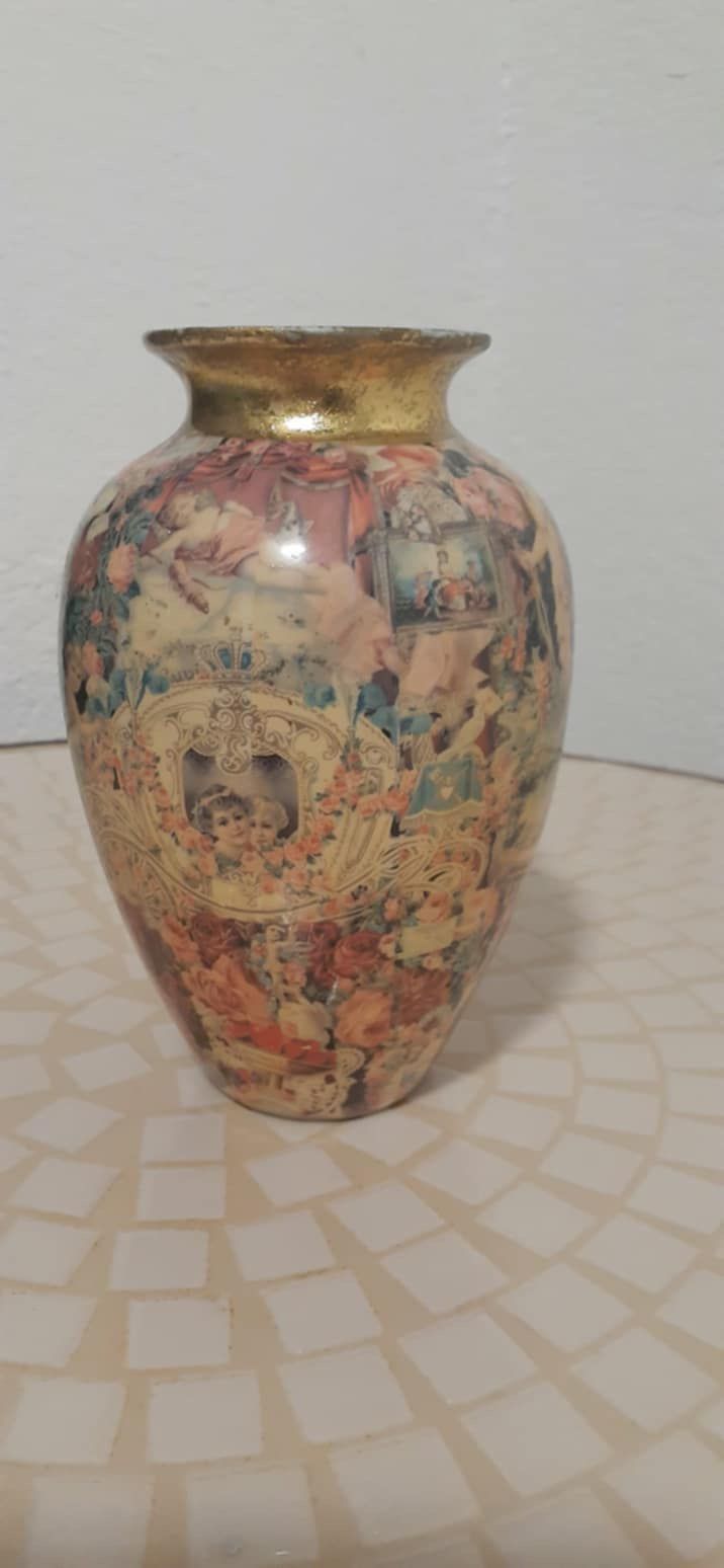 Small Vase 7 Inches Tall