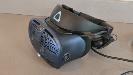 HTC VIVE Cosmos VR Headset