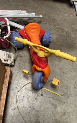 Tricycle. Pick up El Monte