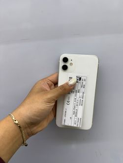 IPHONE 11 64GB UNLOCKED