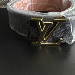 Louis Vuitton ( Designer Belt)