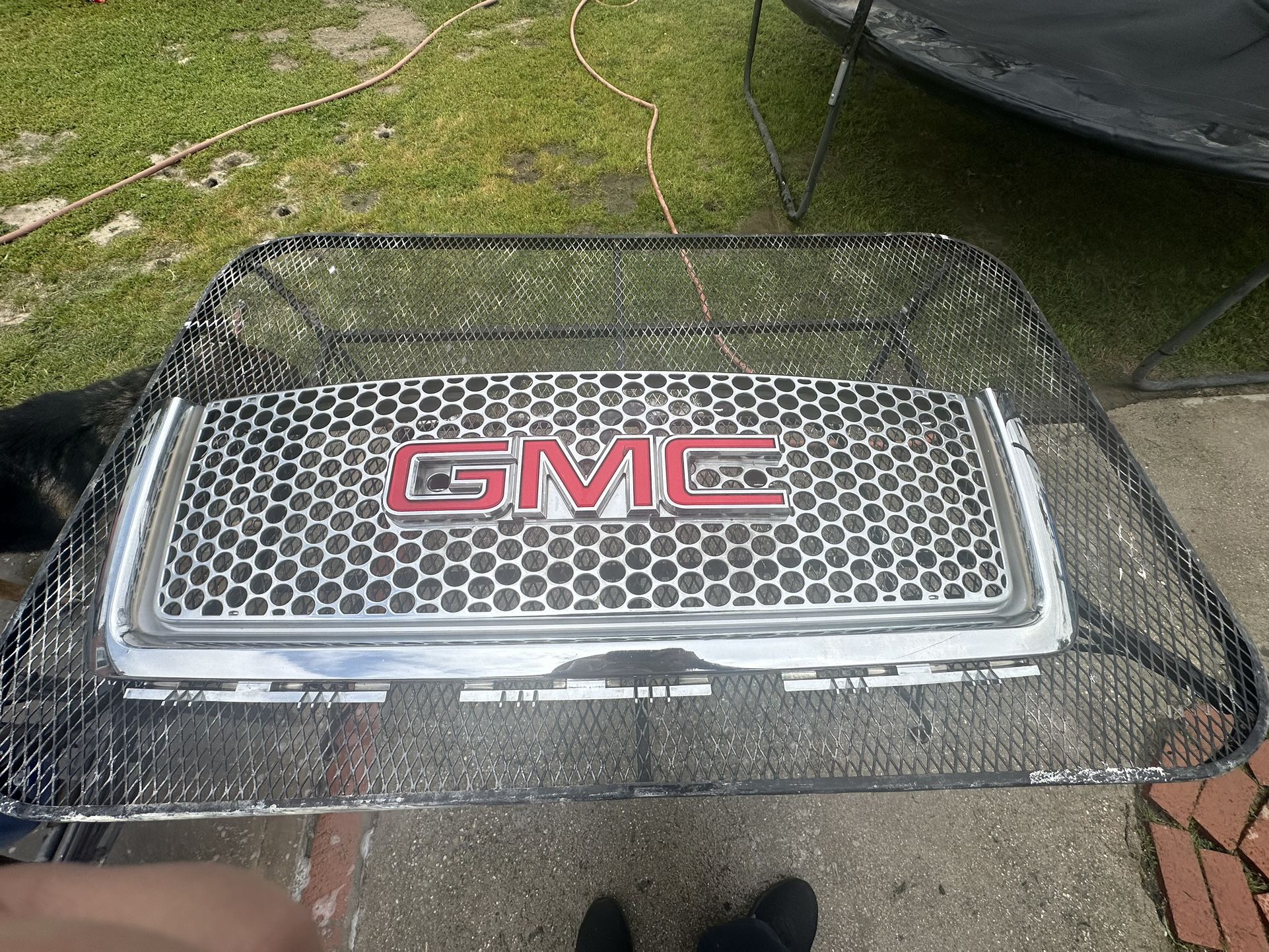 07-13 GMC Sierra Grill 