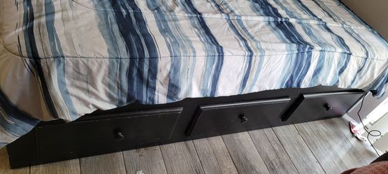 Twin bed