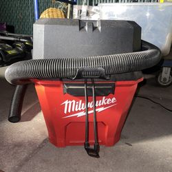 Milwaukee 6 Gal. Wet/Dry Vacuum (Tool Only)