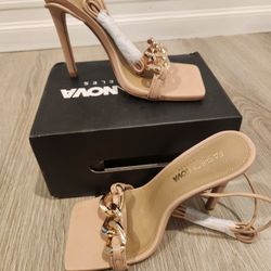 New Heels Nude Sz 6
