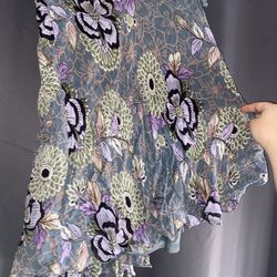 SIZE MEDIUM SKIRT