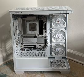 White AM5: Gigabyte B650 Aorus ICE + Corsair 3500X Case + Cooler + SSD + Extras