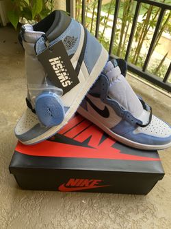 Air Jordan 1 High University Blue