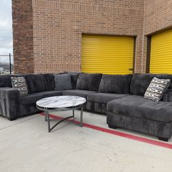 Ashley Furniture Large Charcoal Sectional Couch – Great Condition