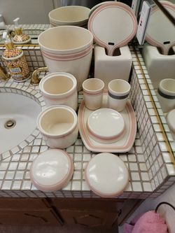 Bathroom Set Hand Painted Or You Could Use In A Powder Room, Bedroom , Or Kitchen