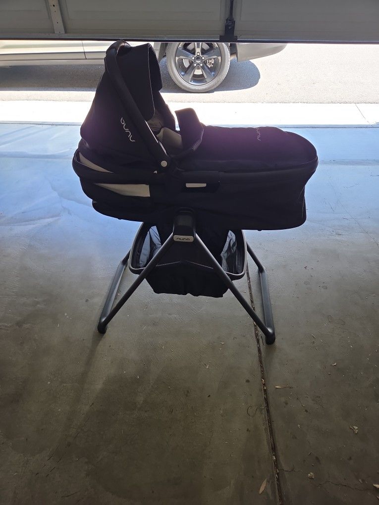 Nuna Demi Bassinet