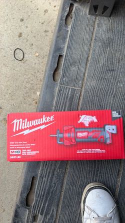 M18 Drywall Cut-Out Tool Model: ⁠2627-20⁠