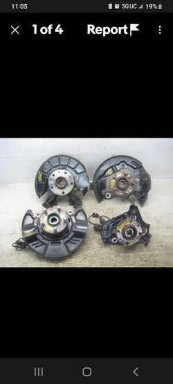 2010 Lexus RX350 Steering Knuckles