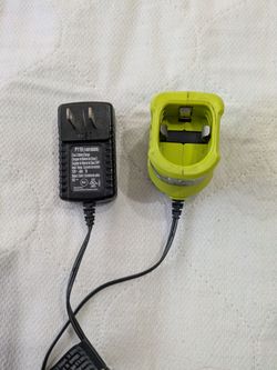 RYOBI P119. 18 VOLT BATTERY CHARGER