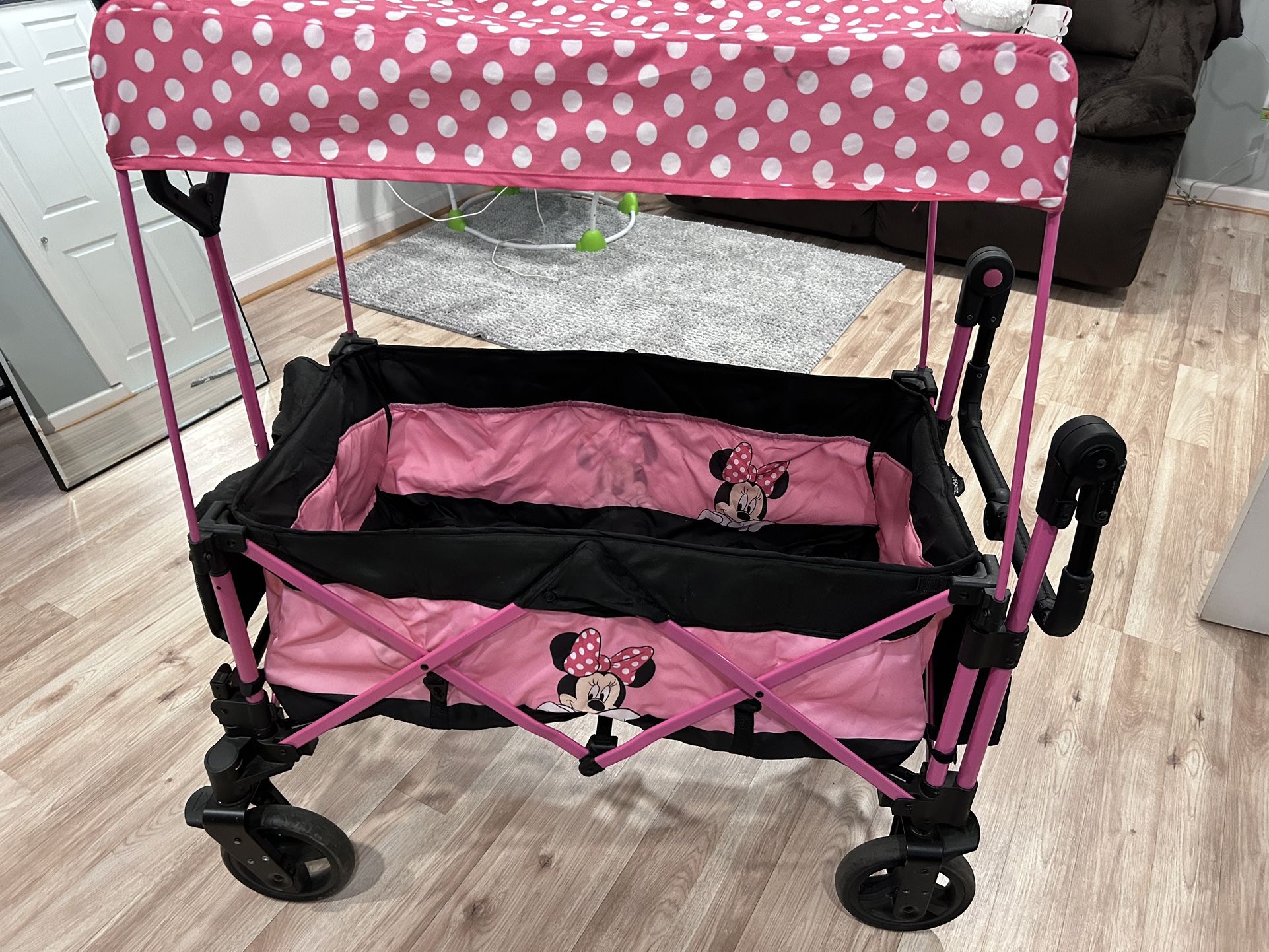 Minnie Mouse Wagon 