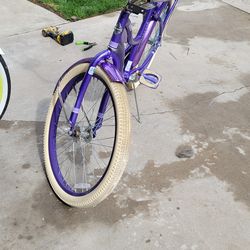Purple 24" Beach Cruiser in excellent condition