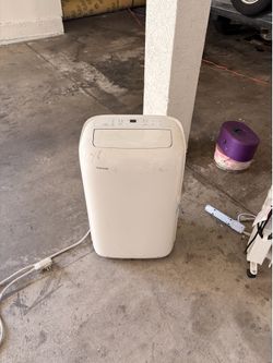 Toshiba Portable Air Conditioner Dehumidifier Unit