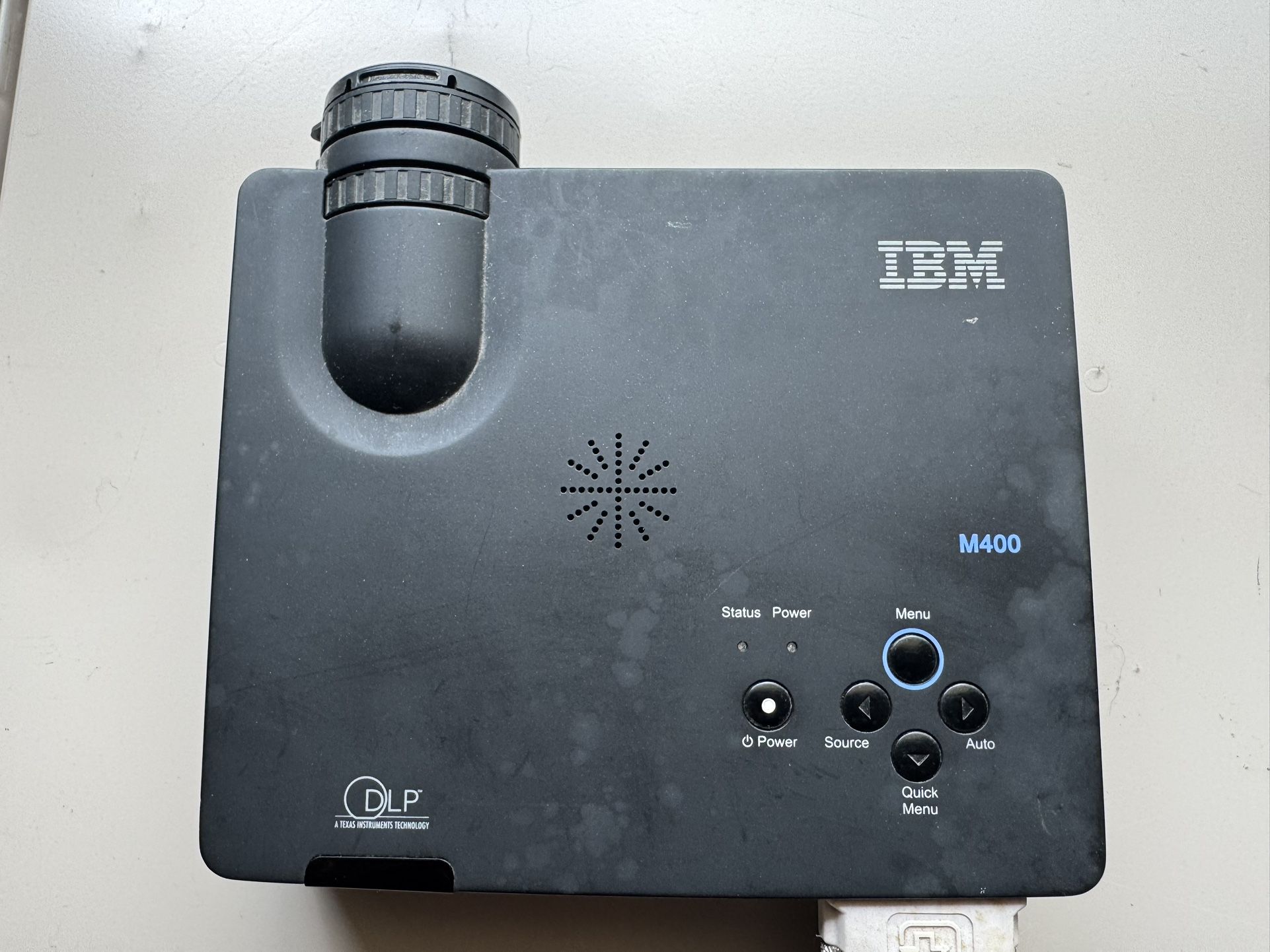IBM M400 dlp projector